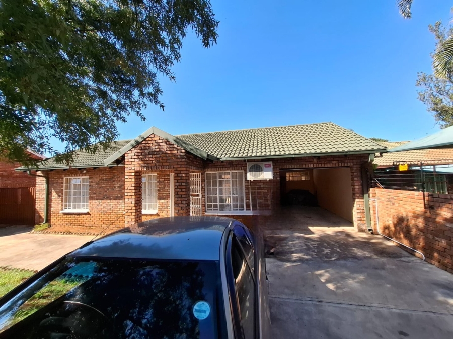 3 Bedroom Property for Sale in Geelhoutpark North West